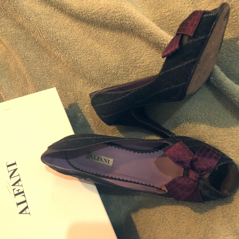 Alfani Peep Toe Heel Gray Pinstripe and Plum 7.5